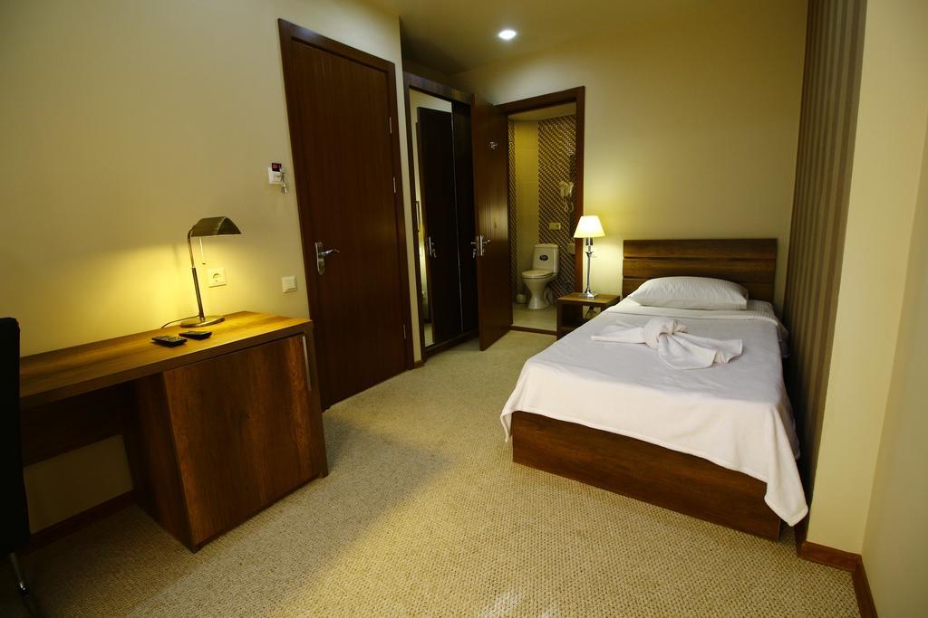 Sani Hotel Tbilisi Esterno foto